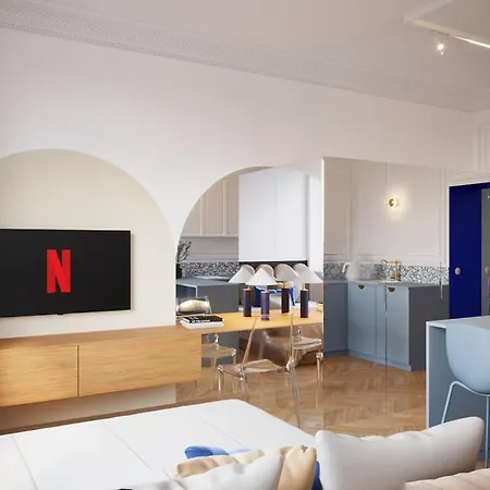 Center Deluxe Blue * ワルシャワ